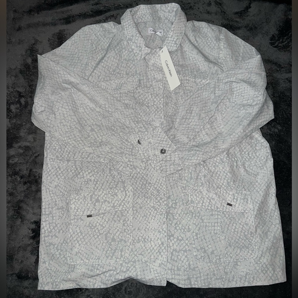 NWT Calvin Klein Jeans Womens Size XL Long Sleeve Button Down White/gray Shirt